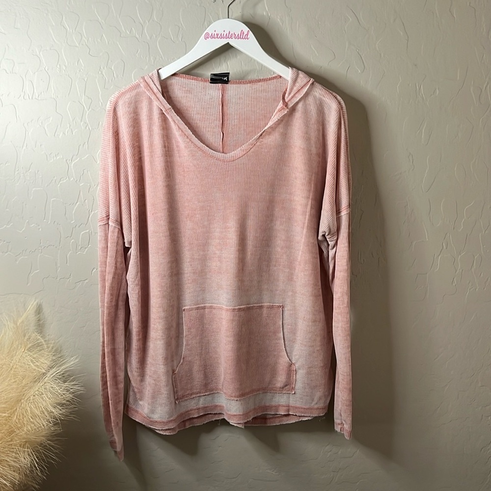 Trendy trends, pull over hoodie, lightweight kangaroo pocket, V-neck M/L